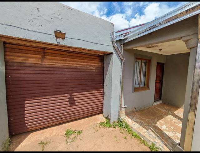 2 BEDROOM HOUSE FOR SALE IN LAKESIDE